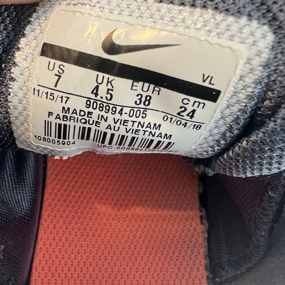 Nike Shoes Ladies Size 7 - Picture 10 of 10